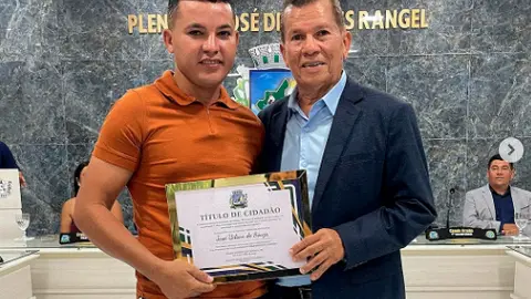 No último dia 29, aconteceu a 1ª Sessão Solene de 2025 da Câmara Municipal de Tenório/PB, marcada pela entrega dos Títulos de Cidadão tenorenses e pela emocionante Moção de Aplausos.
