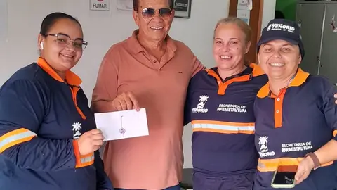 Entrega dos convites às mulheres